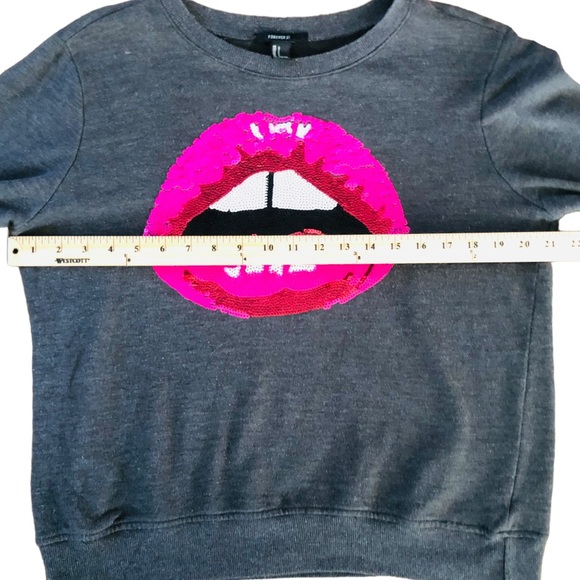Forever 21 Lips Sweatshirt - Picture 5 of 9